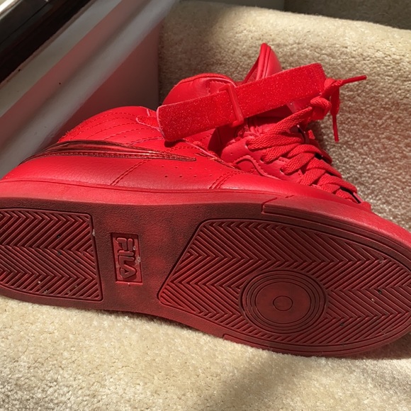 Red FILA sneakers - Picture 3 of 3